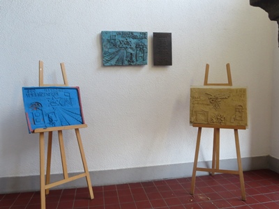 Gedenktafeln und zwei Vorlagen