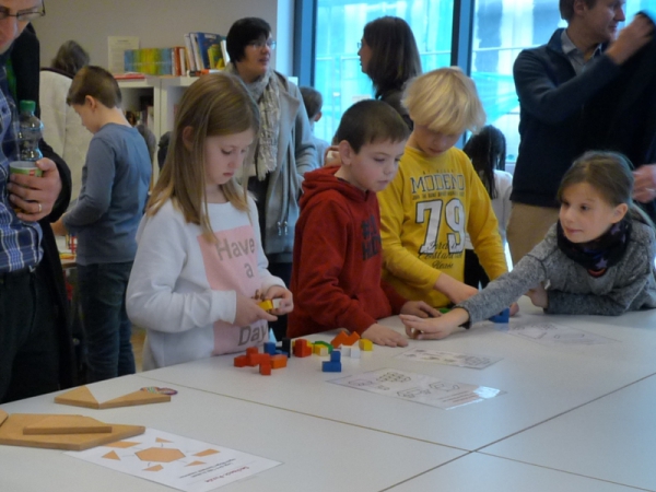 Knobeln in der Mathe-Ausstellung