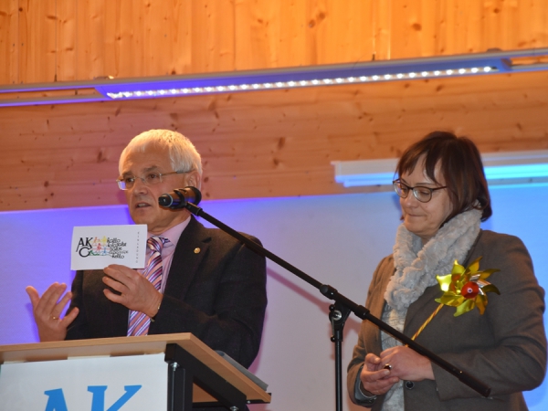 Herr Zotz und Frau Genhardt-Albrecht für die Schulleiter des Kreises