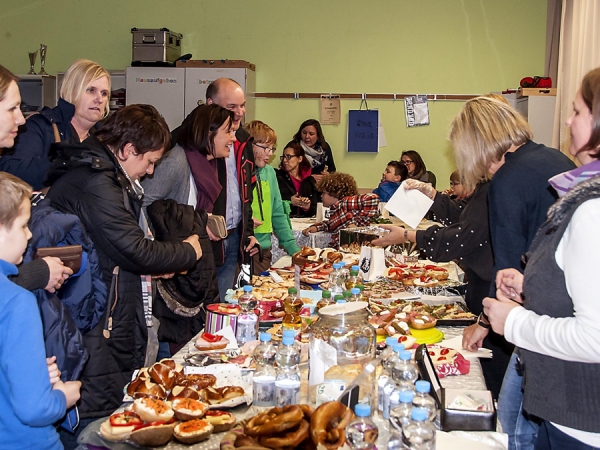 viele Leckereien im Knusperhäuschen