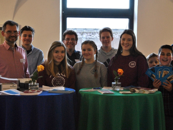 Empfangsteam am Eingang