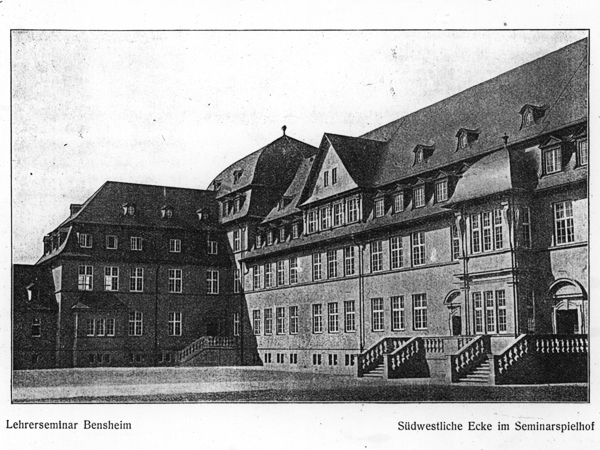 Lehrerseminar: Hofansicht