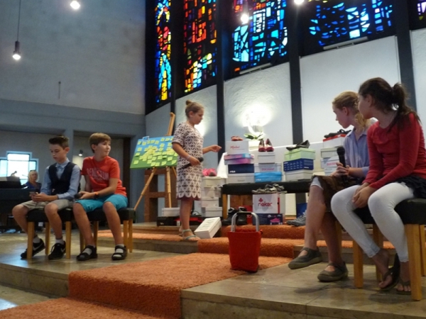 Anspiel mit Schuhkauf